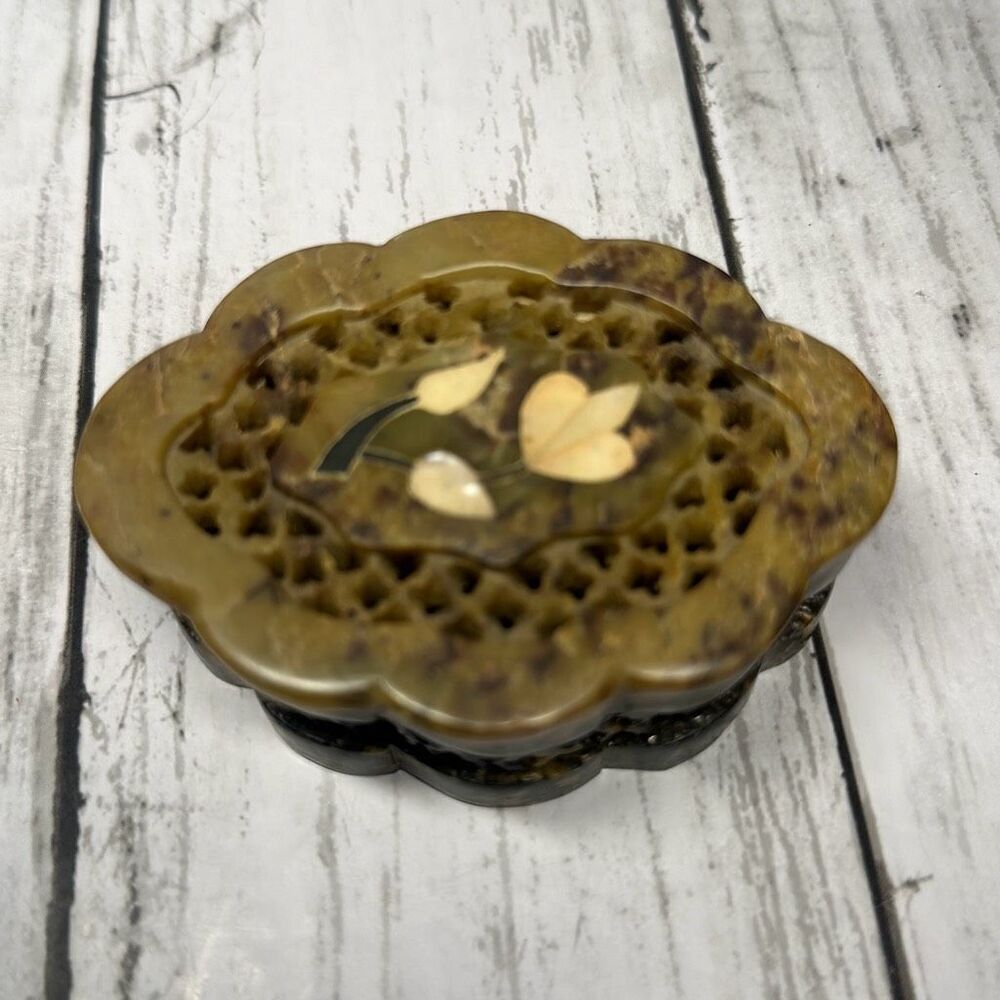 Vintage Hand Carved Stone Lidded Trinket/Jewelry Box - Leaf and‎ Flower Designs